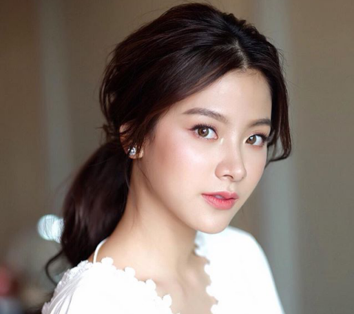 泰星Baifern带家人游欧洲,网友夸赞一家子都是高颜值!