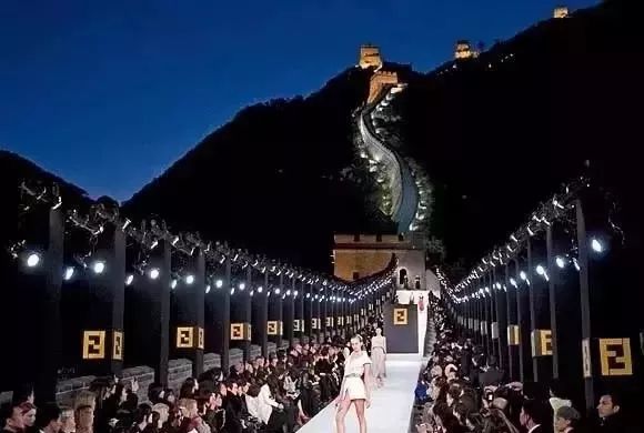 时尚大帝老佛爷突然病逝,他的传奇和名言永不