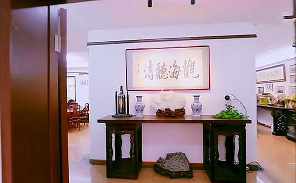 赵忠祥豪宅内景曝光,有后花园和图书馆,亲自下厨,炸酱面很地道