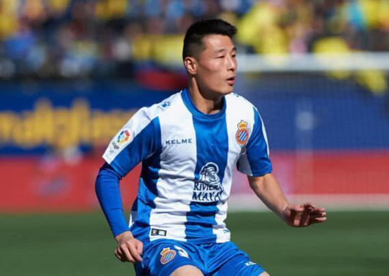 两周赚三百万!西班牙人卖武磊球衣发大财,价格