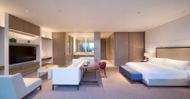 宁静自然的空间向往，使三亚海棠湾晋园拥有了非凡的别墅之美