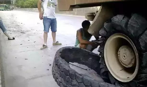 这样给轮胎浇水降温,有可能会造成轮胎爆炸