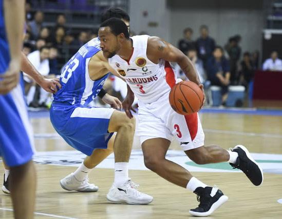 季前赛之旅结束!山东男篮主力阵容浮出水面,铁