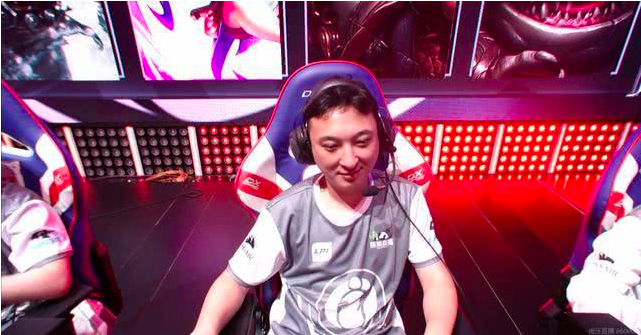 王思聪吃热狗被做成游戏皮肤,看到预测价格网