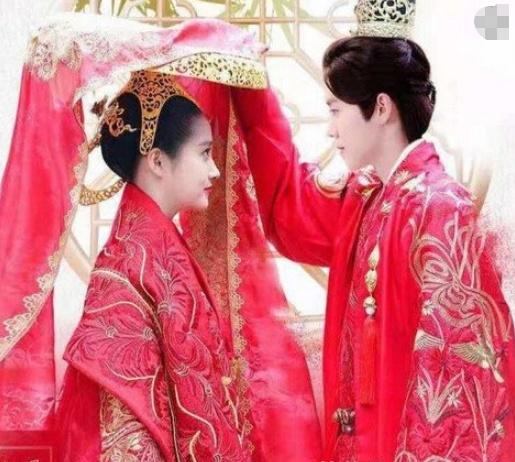 鹿晗关晓彤官宣结婚?被曝两人将在情人节公布,网友:像