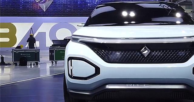 上海车展：宝骏新车，配兰博尾灯、隐藏式门把手，进气格栅最吸睛