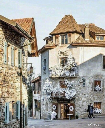 美如畫的法國伊瓦爾小鎮(zhèn) 美如畫的法國伊瓦爾小鎮(zhèn)