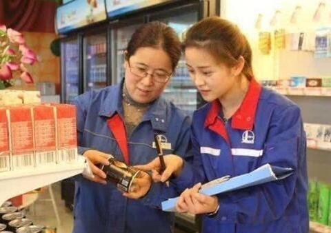 油箱加满伤车？这4种自认为爱车的行为，实则最伤车，你占几条？