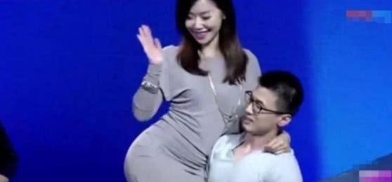 非诚勿扰：女生被肌肉男抱起，后直接“以身相许”被带走了