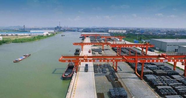 小学生节约用纸活动 82辆卡车能装多少纸