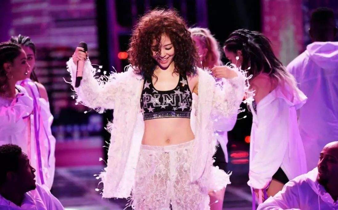 张靓颖的内衣_张靓颖性感内衣图片(3)