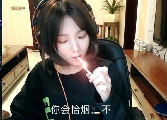 斗鱼LOL女主播崛起，超越周淑怡，粉丝刷超火只为听她骂人