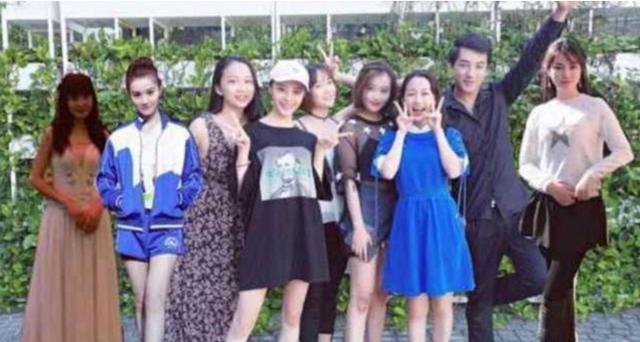 当童年动漫男神女神长大,哪吒变成男孩子!小蓝姐姐是P上去的? 当童年动漫男神女神长大,哪吒变成男孩子!小蓝姐姐是P上去的?