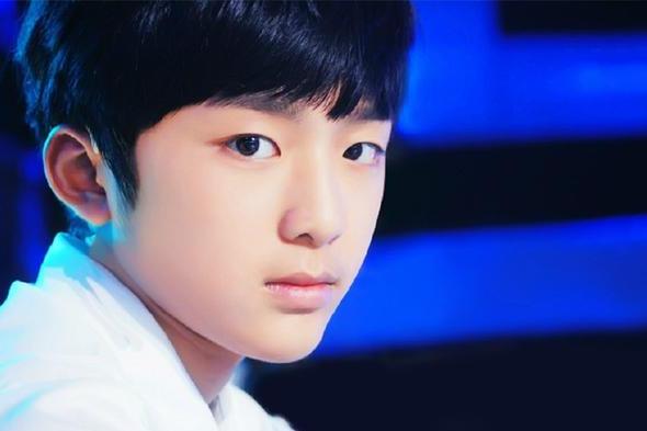 以两字的隐退TFboys,如今四人互动频繁,超级有