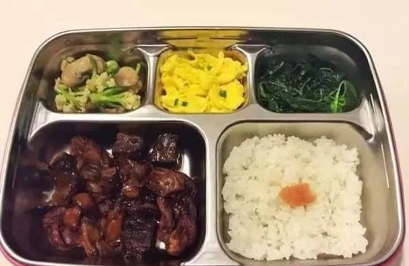 7个小学的还是午餐,日本最丰盛法国最a小学,中餐:学生国家下饭网友王金庄图片