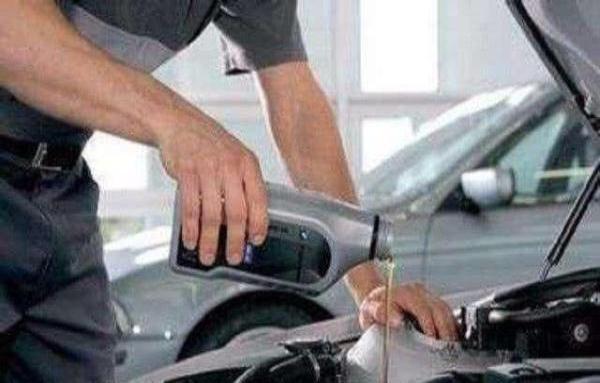 维修保养时 半合成机油和全合成机油有什么区别？