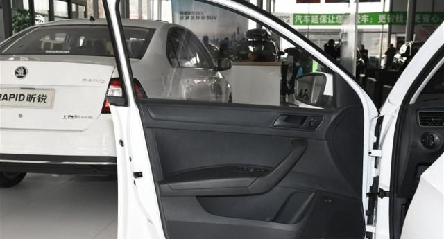 才7.6万元起,比大众POLO更带劲,打造舒适家用新选择!