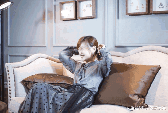 胡歌微博再度更新官宣喜讯, 不是江疏影和薛佳