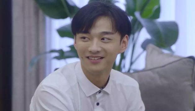 杨超越朱亚文教谈恋爱,这新节目什么来头?