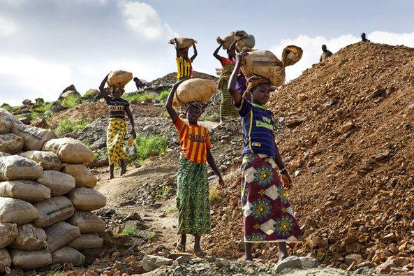 非洲的基础设施不完善,为什么很多中国人,还喜