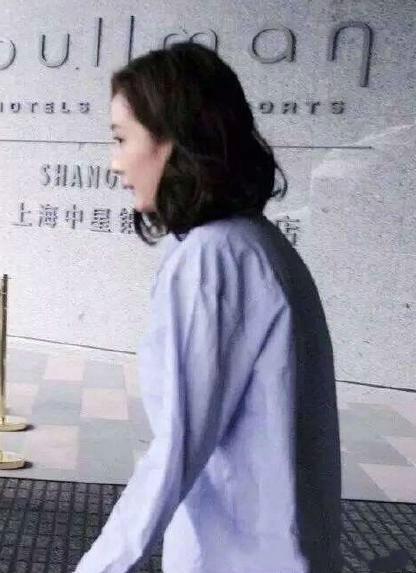 明星驼背是什么感觉?杨幂缩成1米5,鹿晗流氓气