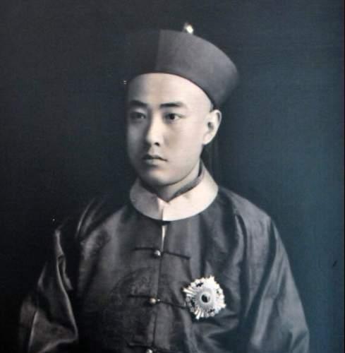 电子琴伴奏东方红曲谱