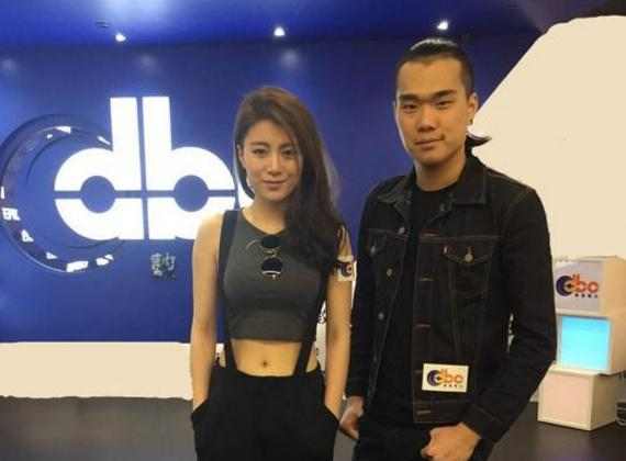 凭借《中国好声音》出道,如今与爱奇艺老总结婚,她才是人生赢家 凭借《中国好声音》出道,如今与爱奇艺老总结婚,她才是人生赢家