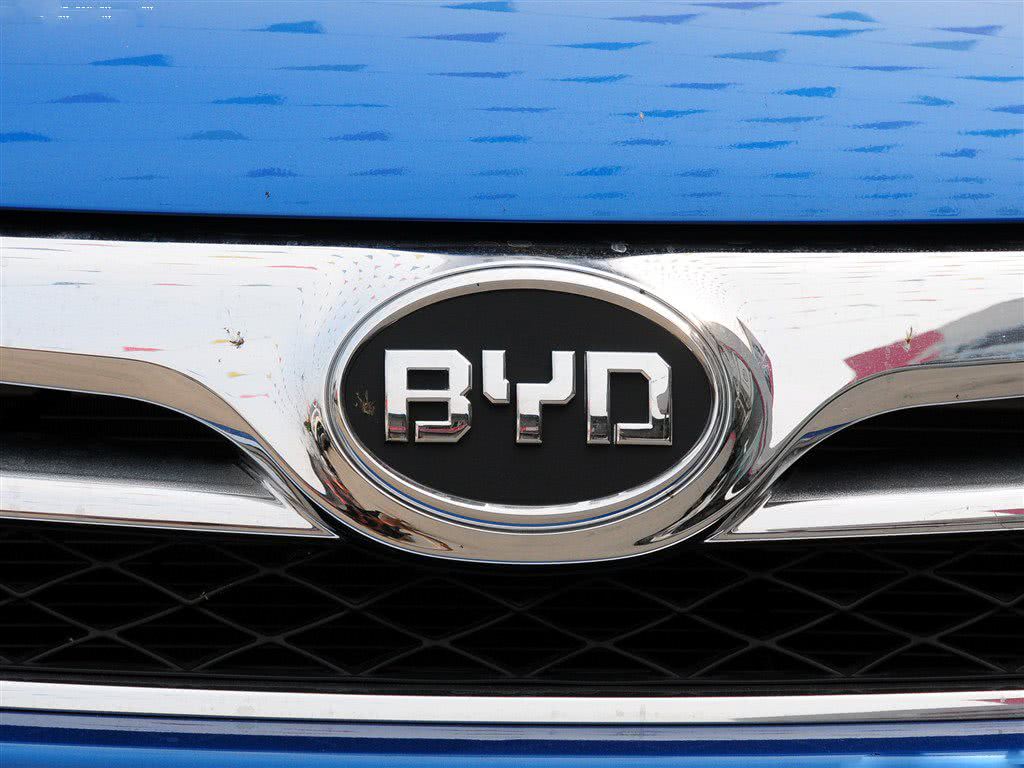 比亚迪又要火？新车标注册成功，车友：看着比汉字标还有档次