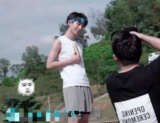 只有女生才穿安全裤看看王俊凯的打球装扮竟是这么有特点