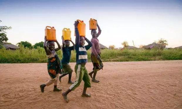 全球最“缺水”的国家，水比石油贵，连排污水都一抢而空！