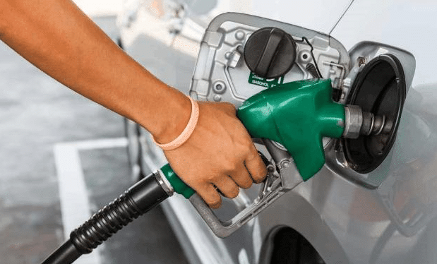 车子越开油耗越高? 别着急, 换掉这个零件, 油耗立马聚降