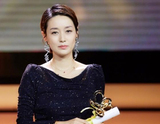 看了马伊琍的前任男友，再看看现任丈夫，差距不是一般大