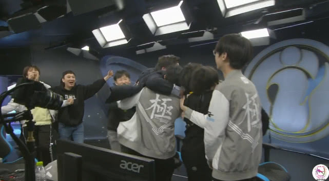 IG夺冠创造新历史:全球唯一Ti和S双冠俱乐部!