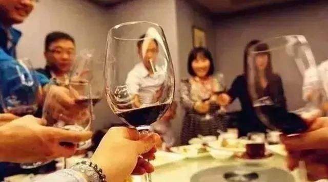 那些经常在酒场拼命的人,我来告诉你最后的下