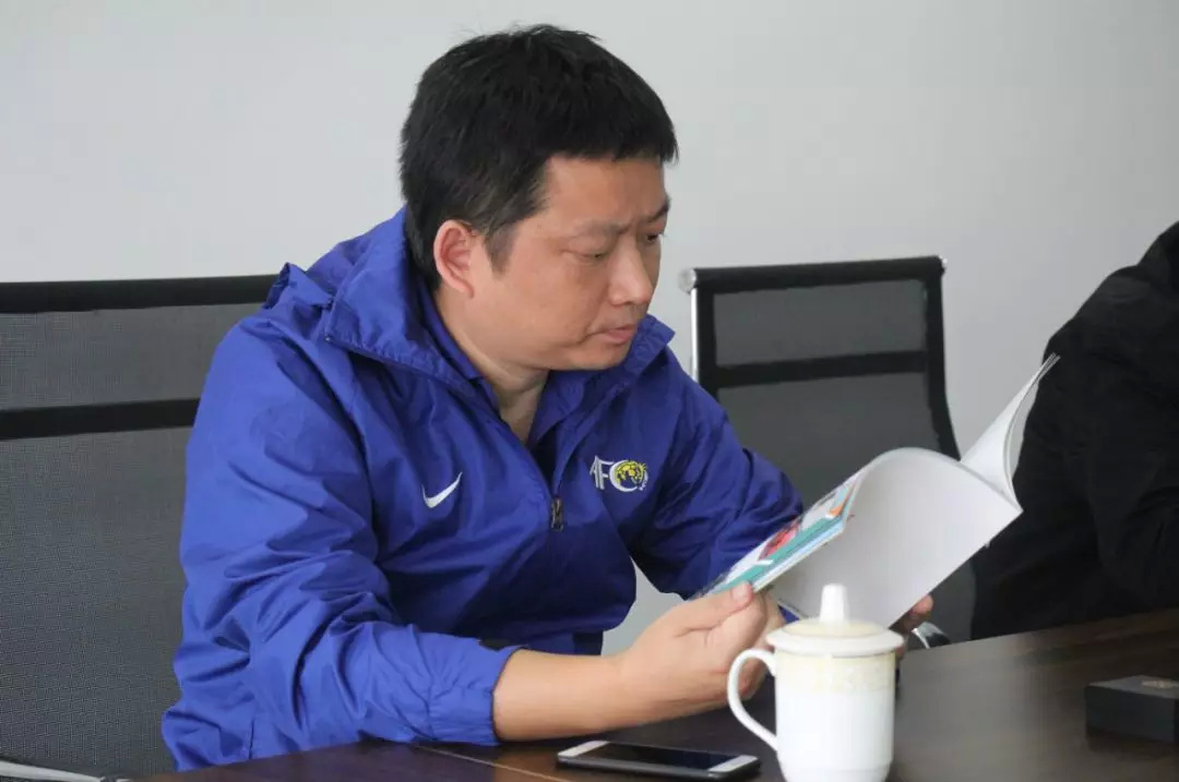 中国足协业余联赛部部长曾丹先生今日造访南京
