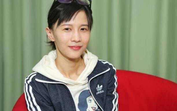 网红真实名字叫什么?冯提莫和papi酱像男生,S