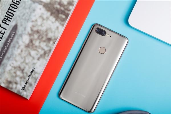 最新安卓手机性能榜:三星S10+差点第一!国产金