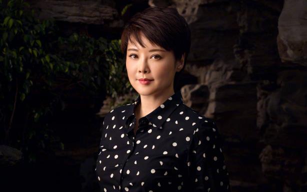 被袁立连番炮击后,视觉中国图库清空了她所有