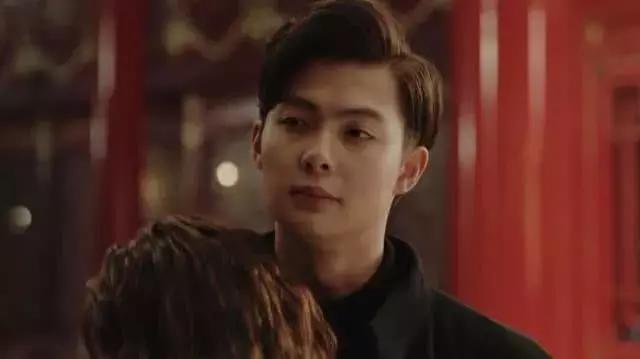 沙海:梁湾假扮张日山被绊倒,一张图告诉你她的