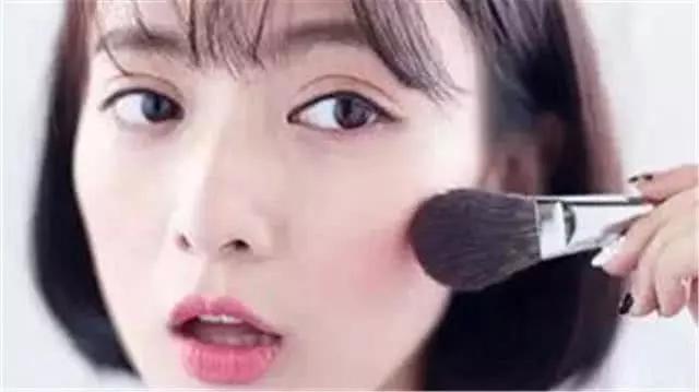 在健身房运动的时候到底能不能化妆?今天终于