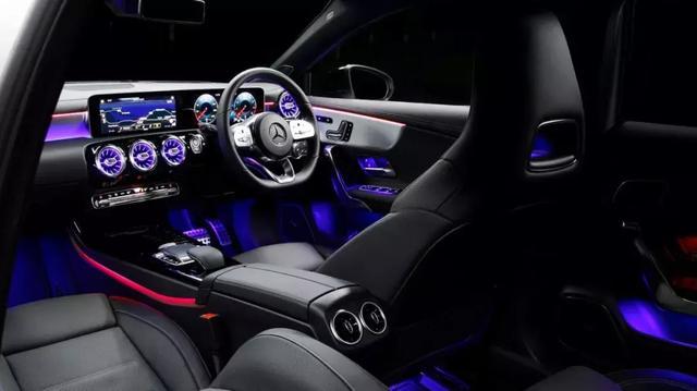 2019款奔驰A级亮相,外观亮眼内饰惊艳,还买啥