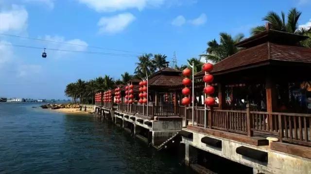 人猴同乐:温暖天堂,海南南湾猴岛!