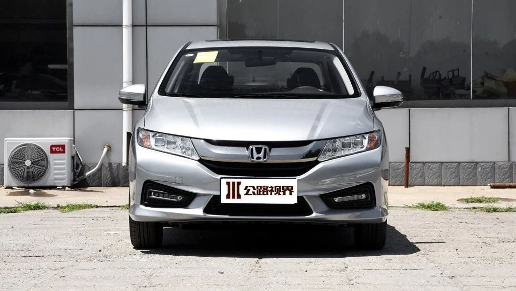 《公路视界》本田用两颗LED大灯换走你舒适性配置