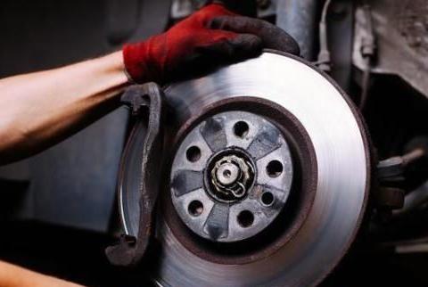 多久换一次刹车片才合理？很多人搞不清楚