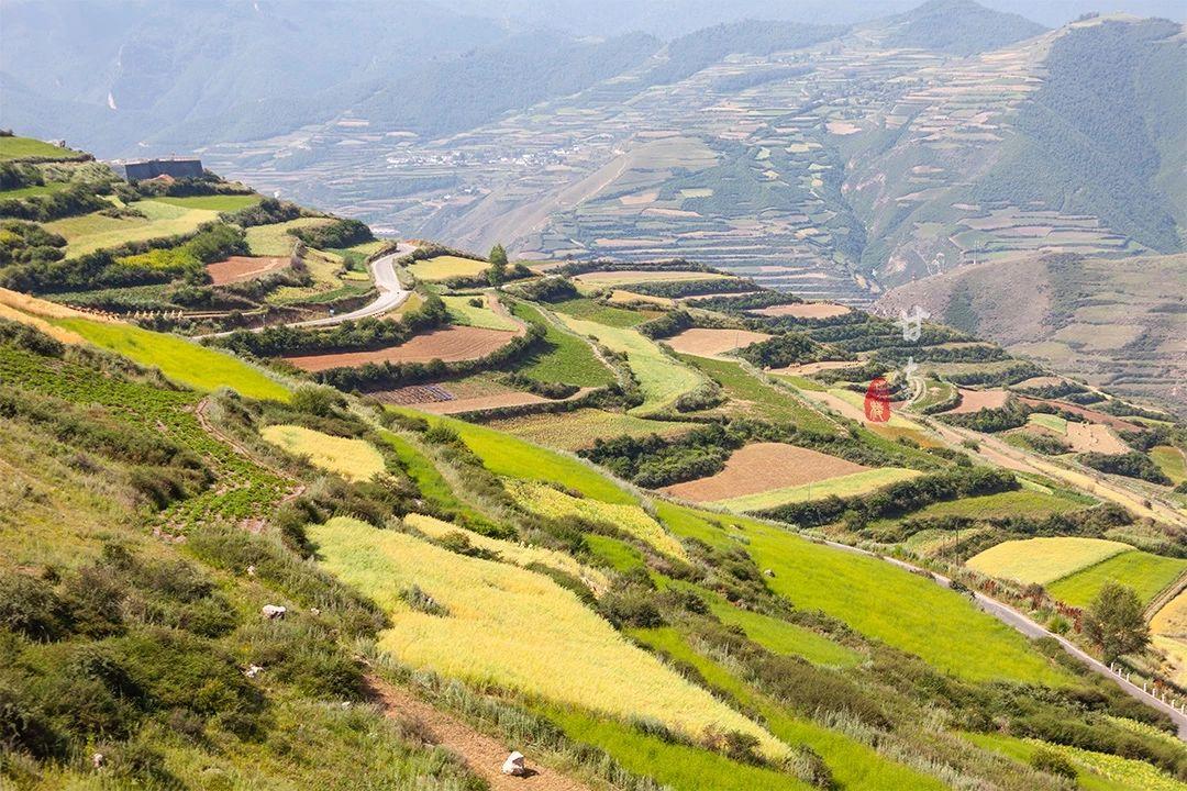《西游记》的外景拍摄地,高原上魔幻绝美的圣湖