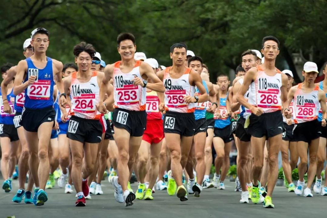 竞走运动员 白雪图片