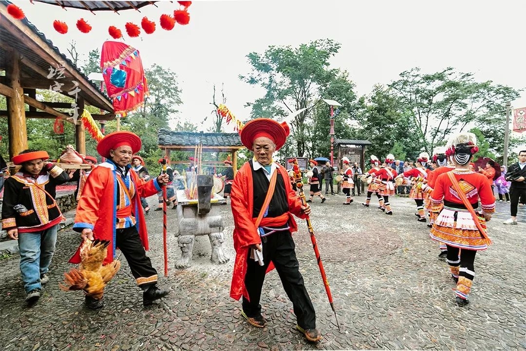 只知道千户苗寨?你out了,广东有个千年瑶寨毫不逊色,跟我去深度游!