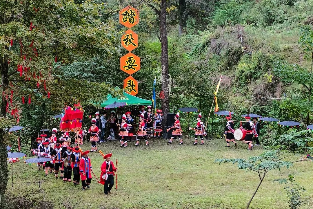 只知道千户苗寨?你out了,广东有个千年瑶寨毫不逊色,跟我去深度游!