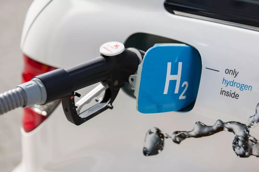 氢能源、汽车改装...王凤英对未来汽车产业提了哪些建议？