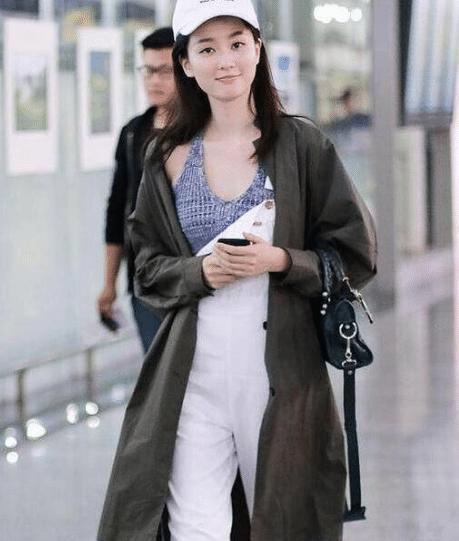 网爆杨洋乔欣同游伦敦,疑似恋情曝光